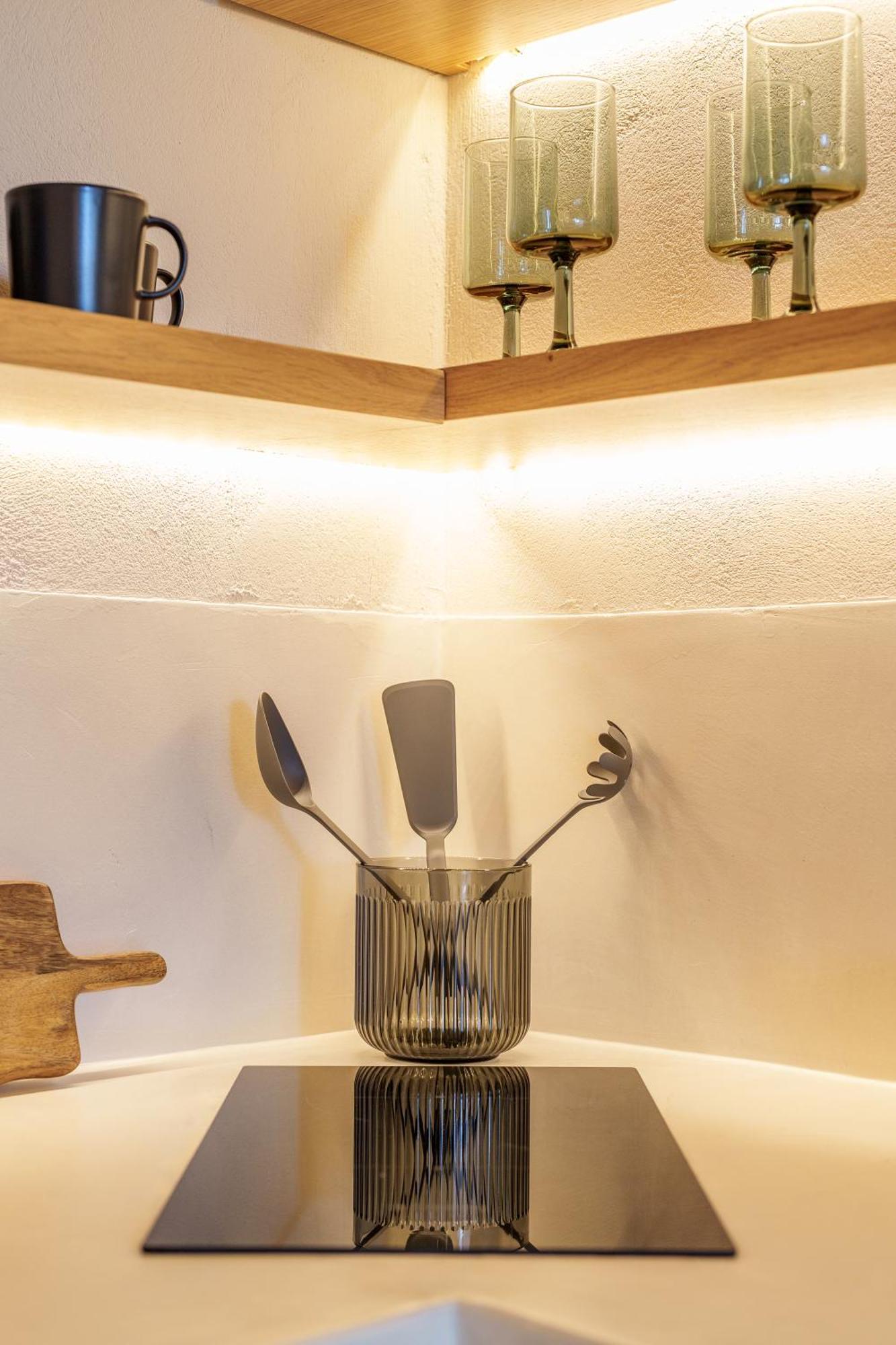 Sugarwhite Suites With Private Not Heated Pool Emporio  Eksteriør bilde